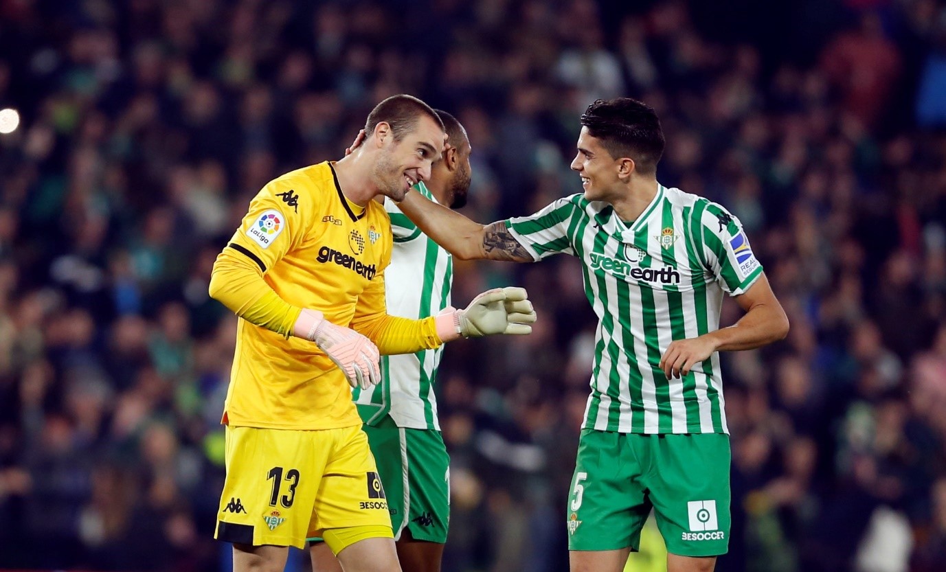 九游网页版入口-包含西甲集结日走向成谜，阿斯顿维拉扳平良机，话题不断，临场指挥获称赞的词条